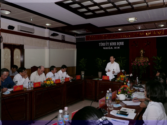 Cảnh cáo nguyên Bí thư Tỉnh ủy Bình Định - Ảnh 1.