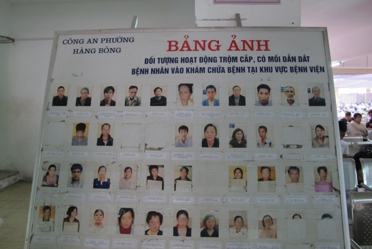 Bảng cảnh báo những đối tượng phạm pháp trong một bệnh viện ở Hà Nội