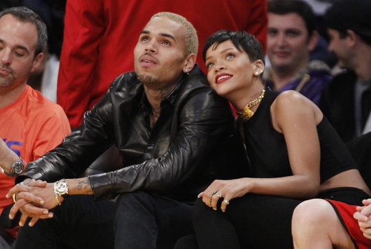 Ca sĩ Chris Brown bị cấm đến gần người mẫu gốc Việt 5 năm - Ảnh 2.