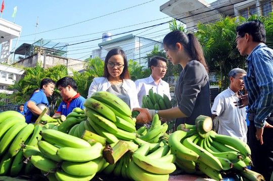 Nông sản ế ẩm, nhà giàu chi 15.000 tỉ ăn hàng ngoại - Ảnh 3.