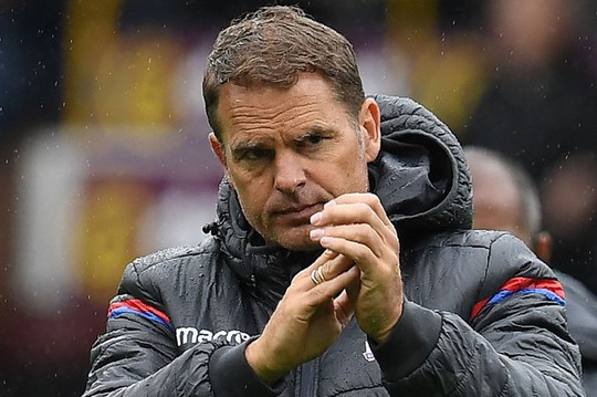 HLV Frank de Boer bị sa thải sau 4 vòng đấu - Ảnh 1. HLV Frank de Boer bị sa thải sau 4 vòng đấu - Ảnh 1.