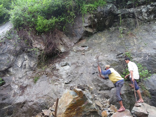 Quảng Trị: Hơn 300 nhà dân vẫn còn ngập sâu trong nước - Ảnh 7.