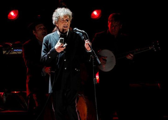 Bob Dylan bị tố vay mượn nhiều trong bài phát biểu gửi giải Nobel - Ảnh 1.