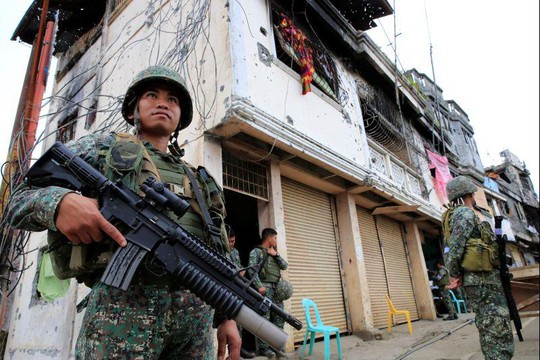 Tổng thống Duterte tuyên bố giải phóng Marawi - Ảnh 1.
