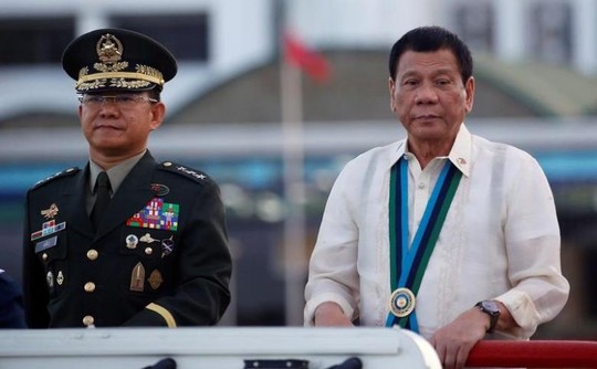 Ông Duterte chọn nữ vũ công làm trợ lý thư ký truyền thông - Ảnh 3.