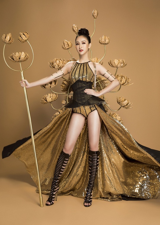 Trang phục dân tộc gây sốc của Hà Thu tại Miss Earth - Ảnh 1.