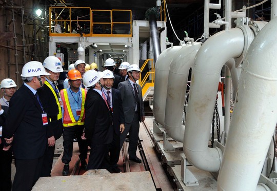 Chủ tịch UBND TP HCM xem robot đào hầm metro - Ảnh 4.