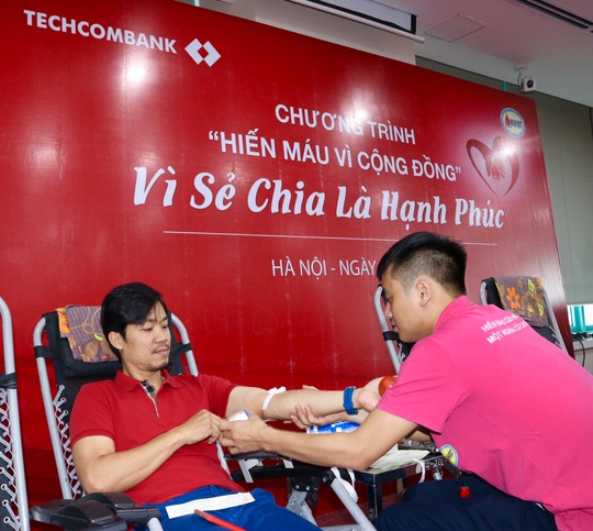 Hơn 500 CB-NV Techcombank đồng hành cùng “hành trình đỏ” hiến máu tình nguyện - Ảnh 2.