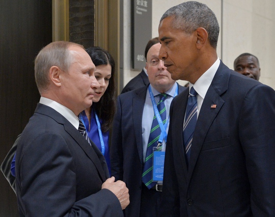 Cuộc đối mặt chưa từng tiết lộ giữa 2 ông Obama, Putin