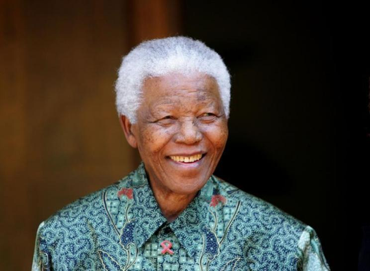 Tiết lộ g&acirc;y sốc về những ng&agrave;y cuối đời của cố Tổng thống Nelson Mandela - Ảnh 1.