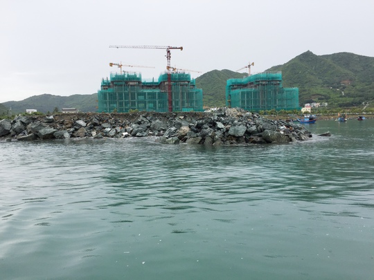Cận cảnh hàng loạt dự án lấn biển xâu xé vịnh Nha Trang - Ảnh 16. Cận cảnh hàng loạt dự án lấn biển xâu xé vịnh Nha Trang - Ảnh 16.