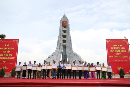 Hậu Giang hoàn thành nâng cấp nghĩa trang liệt sĩ tỉnh - Ảnh 4.