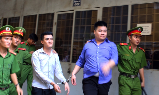 Kế hoạch kiếm tiền của 2 kẻ mới ra tù - Ảnh 1. Kế hoạch kiếm tiền của 2 kẻ mới ra tù - Ảnh 1.