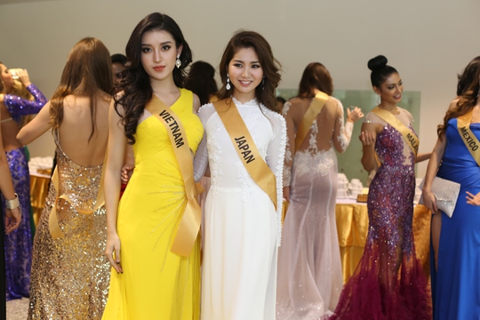 Màn chào sân ấn tượng của các thí sinh Miss Grand International 2017 - Ảnh 1.
