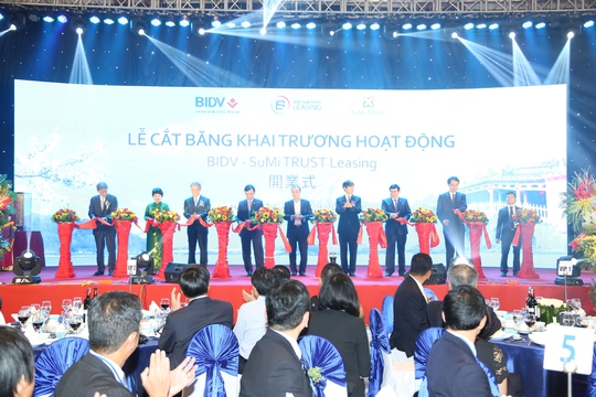 Khai trương liên doanh cho thuê tài chính đầu tiên tại Việt Nam - Ảnh 1.