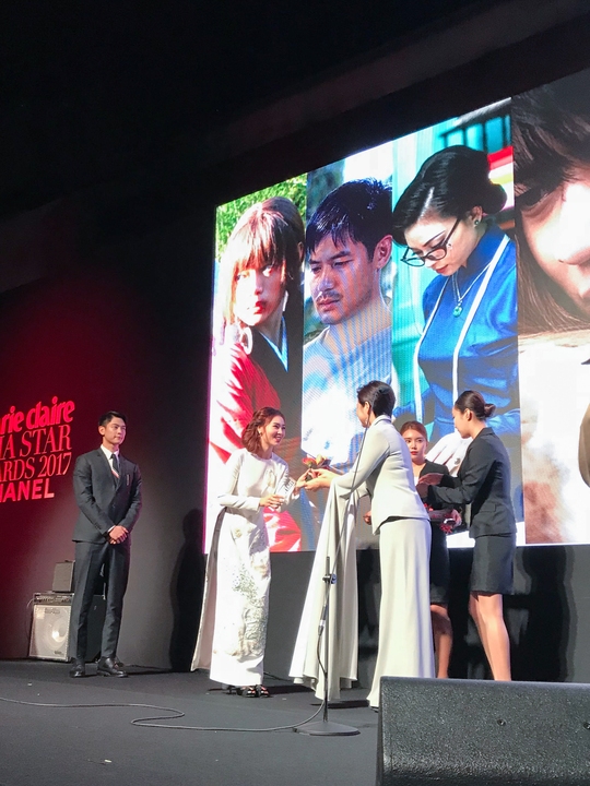 Ninh Dương Lan Ngọc nhận giải thưởng tại Hàn Quốc - Ảnh 3.