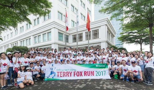 Manulife Việt Nam đóng góp gần 200 triệu đồng cho Quỹ Terry Fox - Ảnh 2.