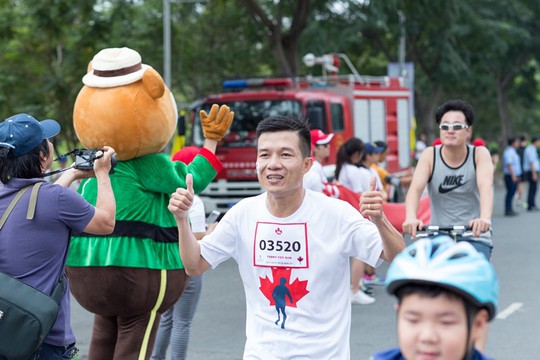 Manulife Việt Nam đóng góp gần 200 triệu đồng cho Quỹ Terry Fox - Ảnh 1.