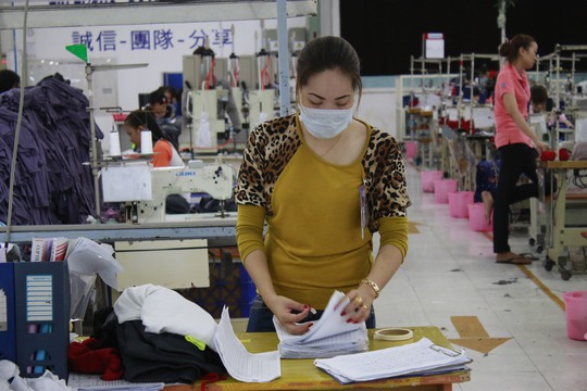 Phối hợp chăm lo cho nữ CNVC-LĐ - Ảnh 1.