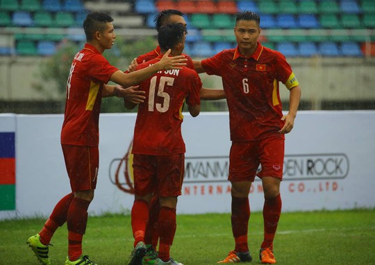 U18 của HLV Hoàng Anh Tuấn đại thắng ngày ra quân - Ảnh 1. U18 của HLV Hoàng Anh Tuấn đại thắng ngày ra quân - Ảnh 1.