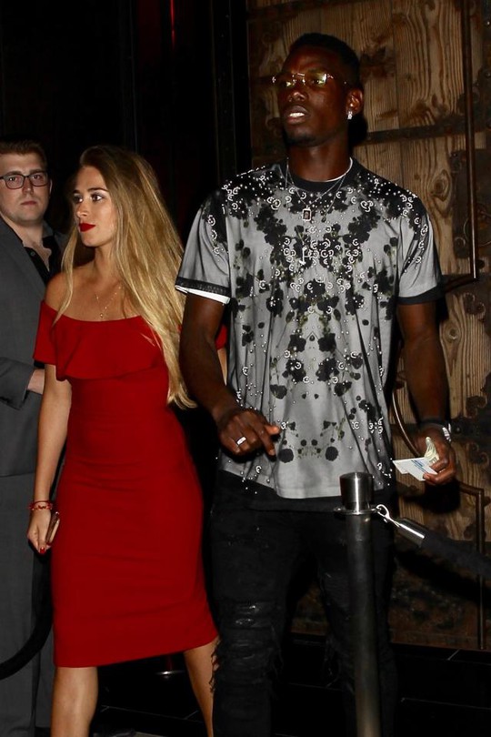 Người đẹp tóc vàng bí ẩn của Pogba ở Mỹ - Ảnh 4. Người đẹp tóc vàng bí ẩn của Pogba ở Mỹ - Ảnh 4.