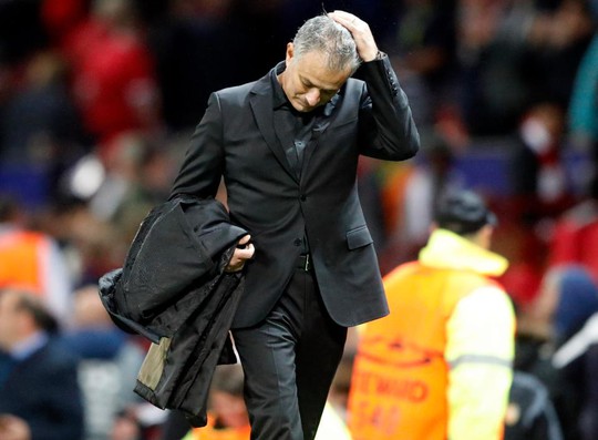 Mourinho không vui sau trận thắng Basel - Ảnh 3. Mourinho không vui sau trận thắng Basel - Ảnh 3.