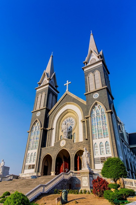 Ngắm nhà thờ đẹp nhất tỉnh Bình Dương