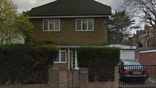 
Căn nh&agrave; được cho l&agrave; trụ sở của c&ocirc;ng ty KNIC tại London. Ảnh: THE TIMES
