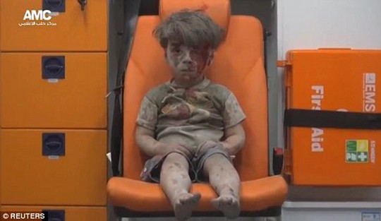 Gặp lại cậu bé “biểu tượng chiến tranh Syria” - Ảnh 1.