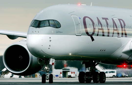 Máy bay Qatar bị cấm cửa, hàng không thế giới ra sao? - Ảnh 1.