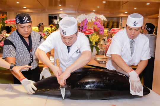 Cá ngừ vây xanh 300 triệu nhập từ chợ cá Nhật Bản - Ảnh 3.
