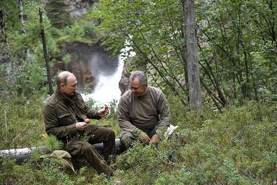 Tổng thống Putin cởi trần nghỉ mát tại Siberia - Ảnh 8.