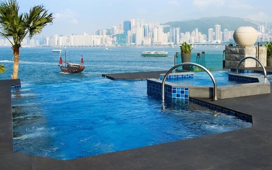 10 khách sạn có bể bơi sân thượng đẹp nhất  - Ảnh 1.