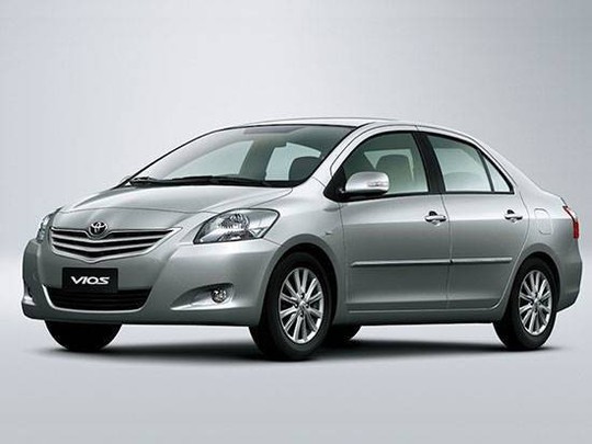 Toyota đồng loạt giảm giá xe lắp ráp trước thềm thuế mới - Ảnh 1.