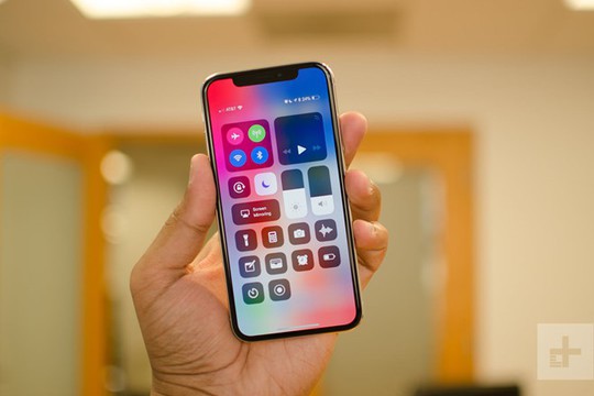 Người Việt làm việc nửa năm mới đủ tiền mua iPhone X - Ảnh 2.