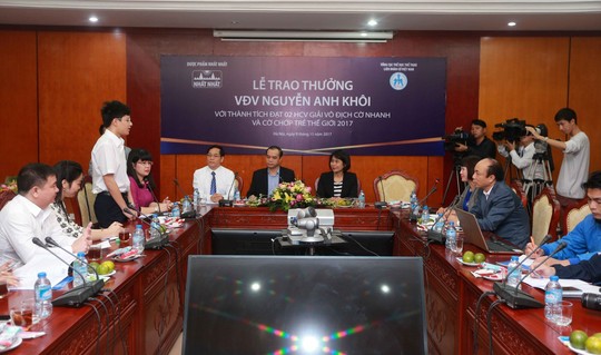 Dược phẩm Nhất Nhất trao thưởng 69 triệu đồng cho Nguyễn Anh Khôi - Ảnh 1.