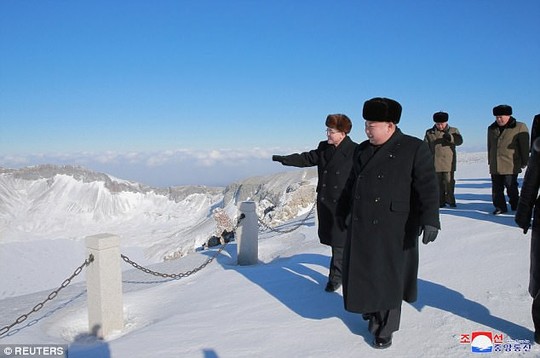Ông Kim Jong-un lại thăm núi thiêng, Triều Tiên trảm Tướng Hwang? - Ảnh 5.