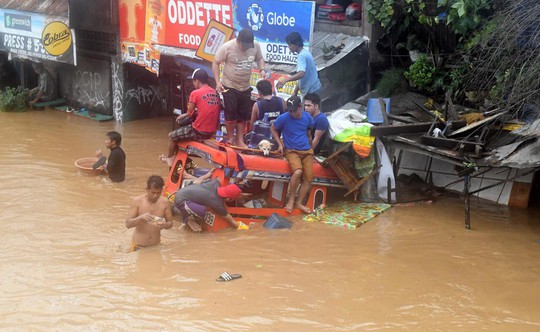 Tiến về Việt Nam, bão Tembin làm 133 người chết ở Philippines - Ảnh 4.