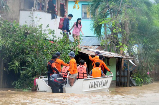 Tiến về Việt Nam, bão Tembin làm 133 người chết ở Philippines - Ảnh 5.