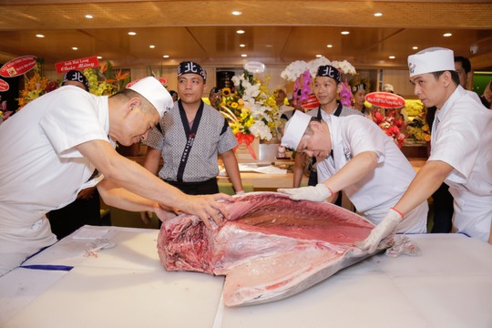 Cá ngừ vây xanh 300 triệu nhập từ chợ cá Nhật Bản - Ảnh 4.