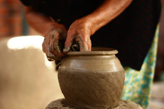Độc đáo nghệ thuật làm gốm ở Bàu Trúc - Ảnh 3.