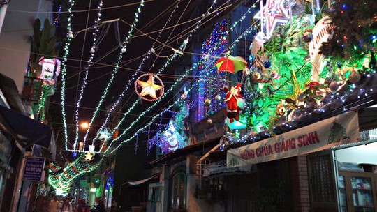 Không khí Noel ở những xóm đạo lớn nhất Sài Gòn - Ảnh 6.