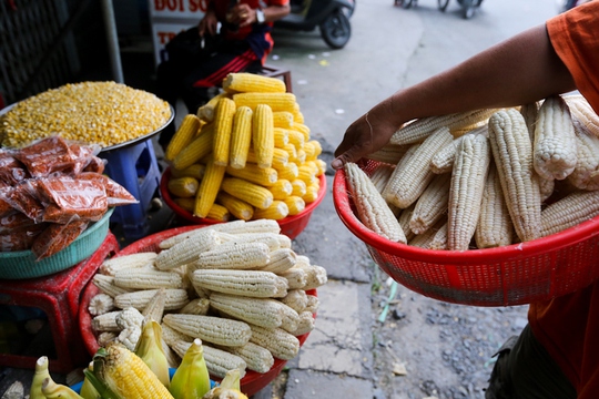 Chợ bắp lớn nhất Sài Gòn - Ảnh 9.
