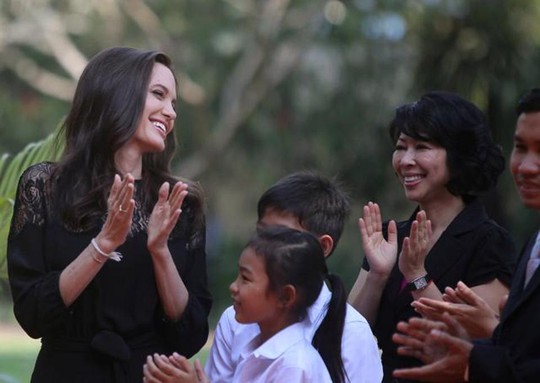 Campuchia mang phim của Angelina đi tranh Oscar - Ảnh 1.