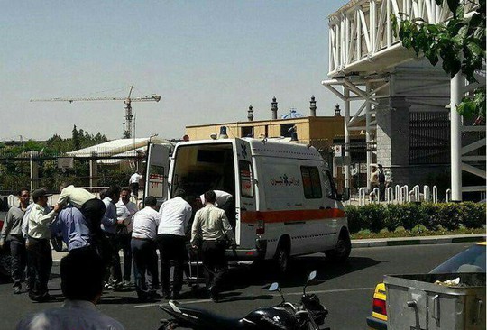 Khủng bố kép tại Tehran: IS lần đầu manh động trên đất Iran? - Ảnh 3.