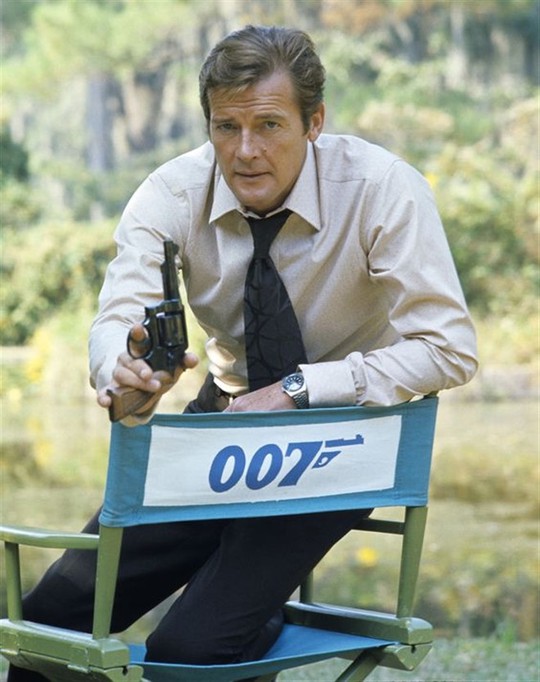 Thương tiếc điệp viên 007 Roger Moore qua đời vì ung thư! - Ảnh 5.