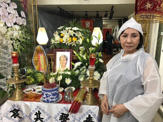 Thọ tang mẹ, nghệ sĩ Kiều Tiên bật mí chuyện gia đình