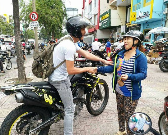 Soái ca bắt cướp giữa Sài Gòn làm xao xuyến cộng đồng mạng - Ảnh 1. Soái ca bắt cướp giữa Sài Gòn làm xao xuyến cộng đồng mạng - Ảnh 1.