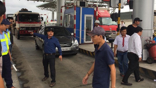 BOT Ninh An đối thoại với tài xế để giải quyết ách tắc - Ảnh 4. BOT Ninh An đối thoại với tài xế để giải quyết ách tắc - Ảnh 4.