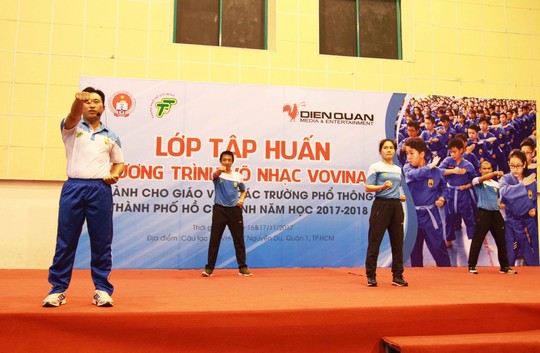 Màn đồng diễn võ nhạc vovinam với gần 500 người - Ảnh 3.